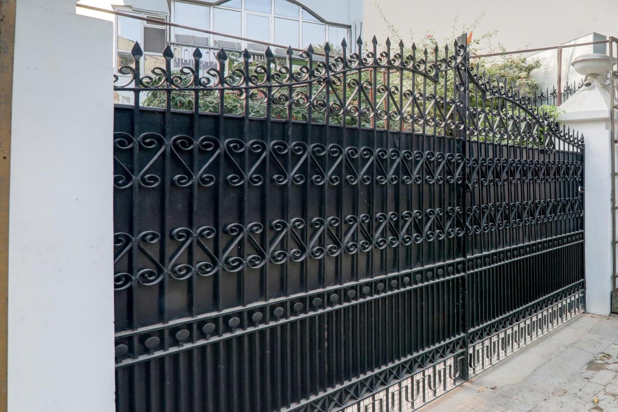 Hotel O Flagship Adbhut Moment Hotel Varanasi Exterior foto