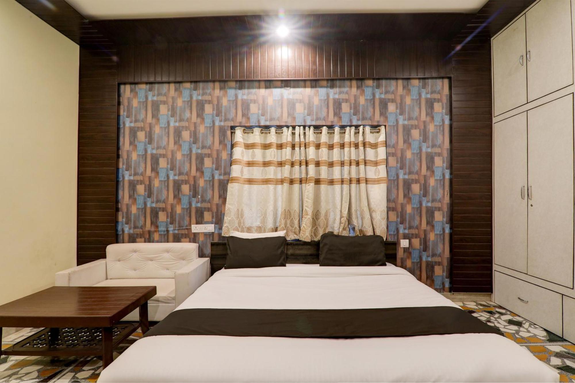 Hotel O Flagship Adbhut Moment Hotel Varanasi Exterior foto